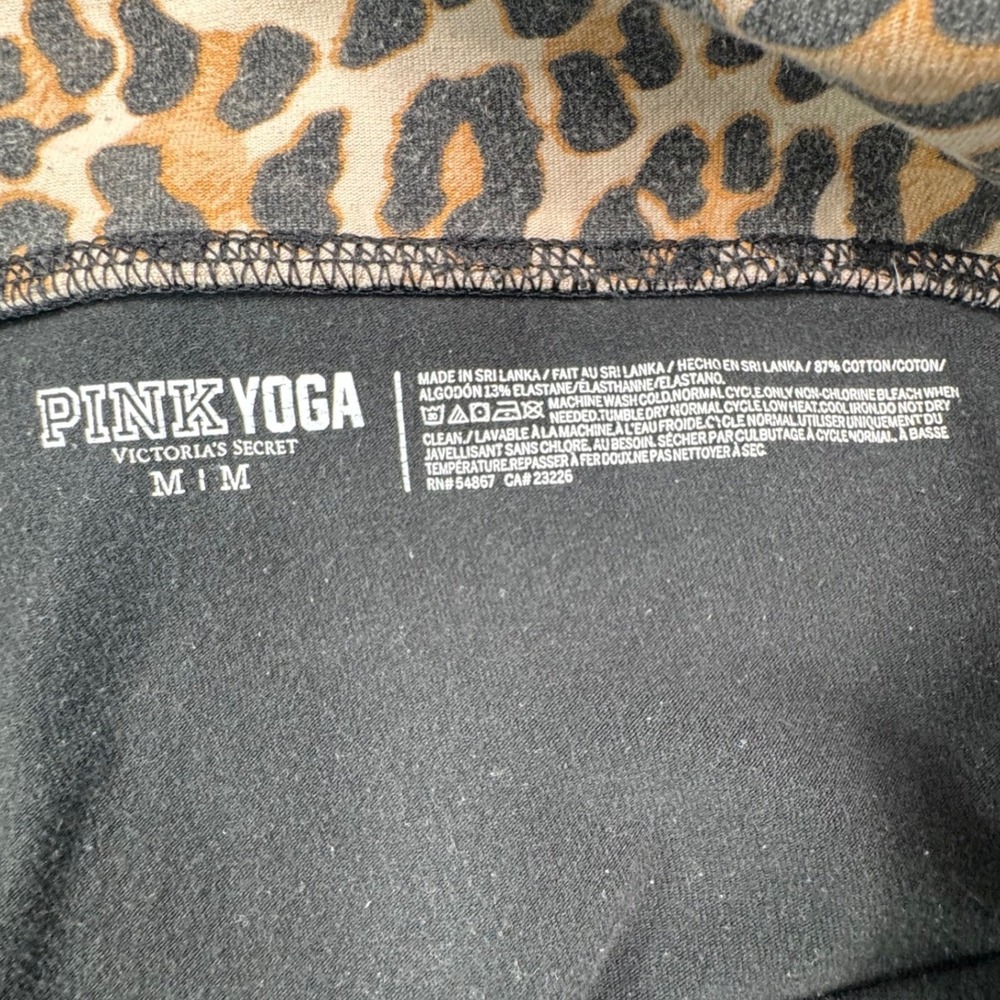PINK Victoria's Secret Black Leopard Print Foldover Yoga Capri Leggings Womens M - Picture 8 of 12
